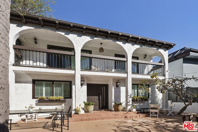 745 Oxford Ave in Los Angeles, CA - Building Photo - Building Photo