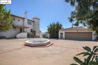 133 Bell Ave in Piedmont, CA - Building Photo - Building Photo