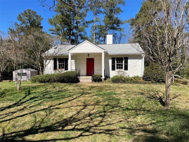 property at 2974 Hollywood Dr