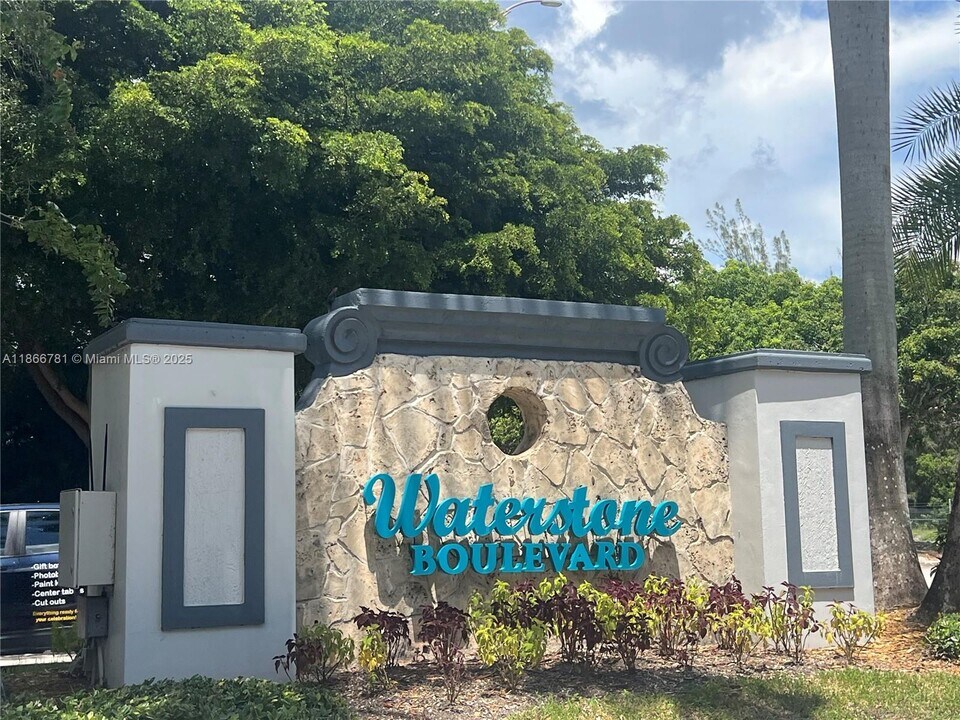 4287 NE 9th St in Homestead, FL - Building Photo