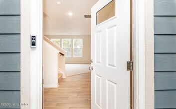 16904 Aiken Rdg Cir in Louisville, KY - Building Photo - Building Photo