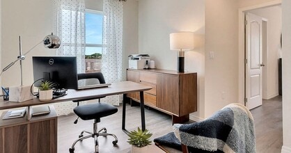 Windbrooks Townhomes in St. Cloud, FL - Foto de edificio - Building Photo