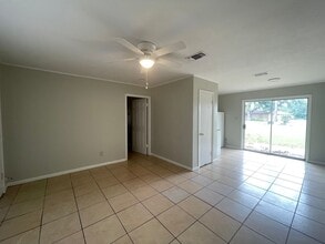 2200 Pat St in Nacogdoches, TX - Foto de edificio - Building Photo
