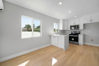1318 Malachite Ave in Mentone, CA - Building Photo - Building Photo