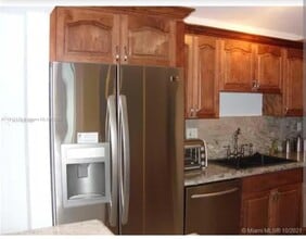 9735 NW 52nd St, Unit 411 in Doral, FL - Foto de edificio - Building Photo