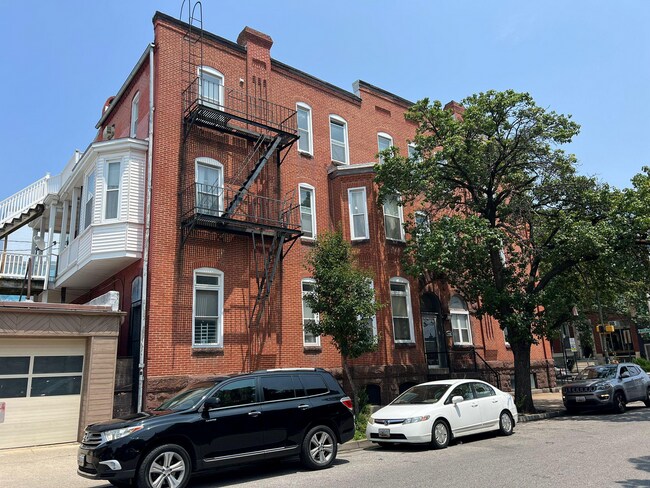2 W 21st St in Baltimore, MD - Building Photo - Building Photo