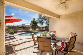 3725 E Meadowview Dr in Gilbert, AZ - Building Photo - Building Photo