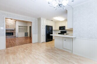 8210 Chicago Ave in Lubbock, TX - Foto de edificio - Building Photo