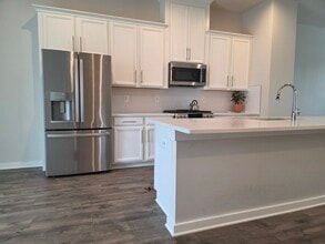 1717 Autumn Maple Leaf Dr in Dumfries, VA - Building Photo - Building Photo