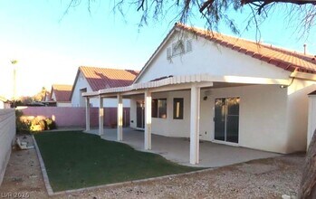 676 Hitchen Post Dr in Henderson, NV - Building Photo - Building Photo