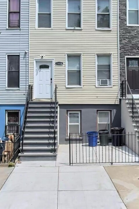 1905A Pacific St in Brooklyn, NY - Building Photo