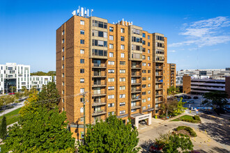 The Triangle Apartments in Cleveland, OH - Foto de edificio - Primary Photo