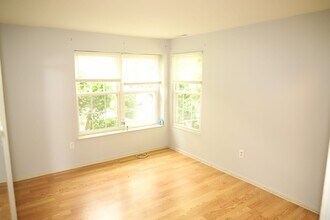 118 Meadow Ridge Rd, Unit First floor in Galloway, NJ - Building Photo - Building Photo