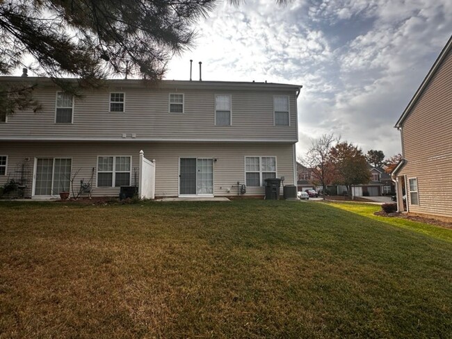 2729 Mill Valley Ct in Matthews, NC - Foto de edificio - Building Photo