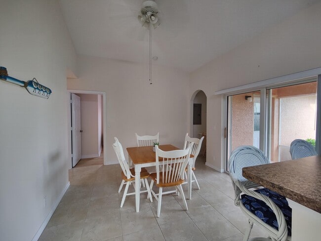 5795 SE Mitzi Ln in Stuart, FL - Building Photo - Building Photo