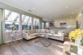 83 Waterleaf in Irvine, CA - Foto de edificio - Building Photo