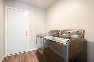 2901 Cohen Ln in Waterloo, IA - Building Photo - Building Photo