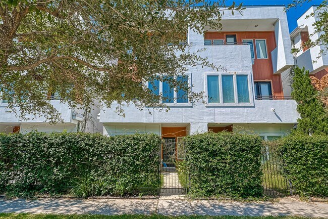 property at 2748 Clay St