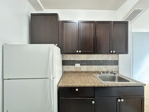 1415 W Estes Ave, Unit M02H in Chicago, IL - Building Photo - Building Photo