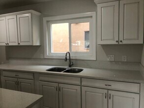 5461 Kingsley St, Unit F in Montclair, CA - Building Photo - Building Photo