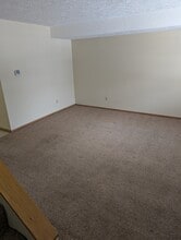 521 Hinderer Ave SW, Unit 521 in Massillon, OH - Building Photo - Building Photo