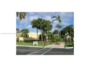 8025 SW 107th Ave in Miami, FL - Building Photo - Building Photo