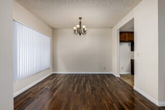 Belmont Plaza Apartment in Glendale, CA - Building Photo - Interior Photo
