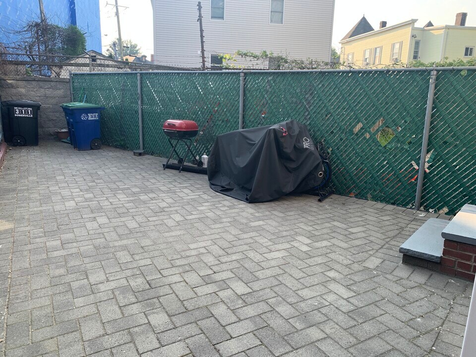63 Webster Ave, Unit 2 in Somerville, MA - Building Photo