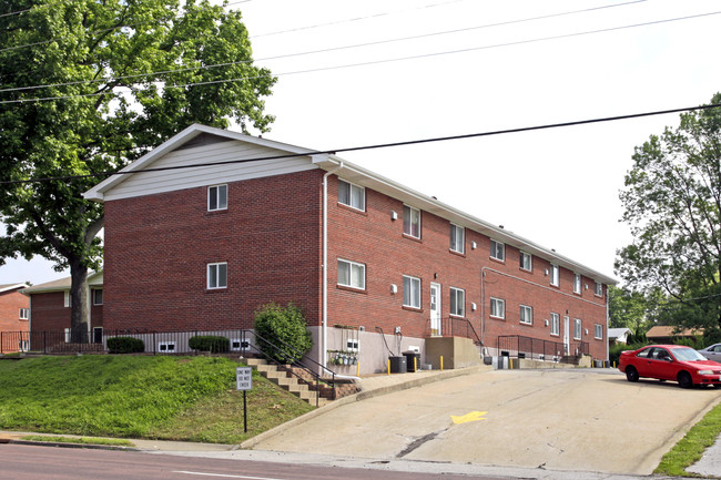 Charbonier Apartments in Florissant, MO - Building Photo - Building Photo