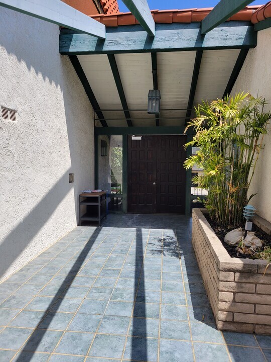 745 Main St, Unit #205 in El Segundo, CA - Building Photo