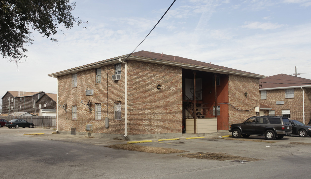 1628 Carrollton Ave in Metairie, LA - Building Photo