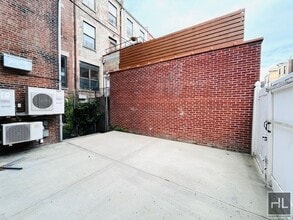 Enormous Striver's Row 2 Bedroom/Flex 3 Du in New York, NY - Foto de edificio - Building Photo