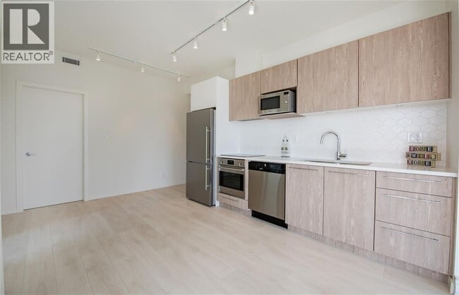 691 North Rd in Coquitlam, BC - Building Photo - Building Photo