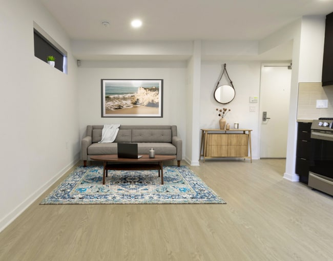 1901 Overland Ave in Los Angeles, CA - Building Photo - Building Photo