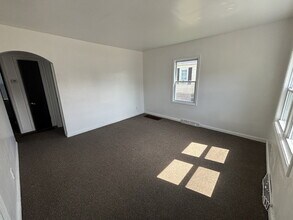 1027 Colfax St in Gary, IN - Building Photo - Building Photo