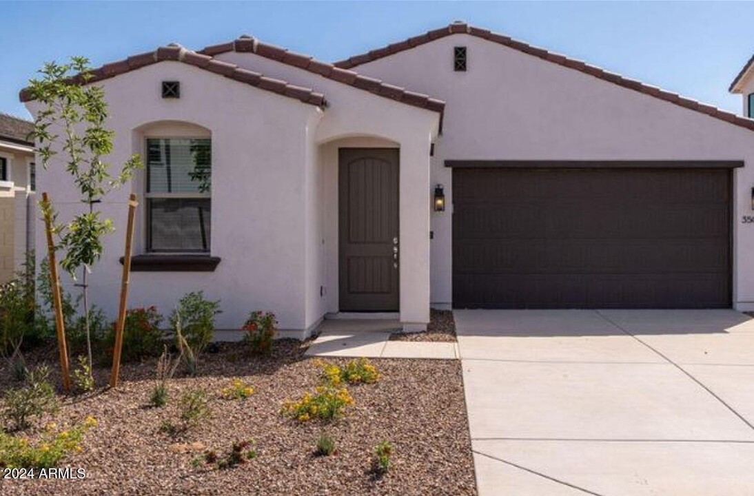 35108 N Lead Way in San Tan Valley, AZ - Foto de edificio