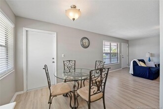 2929 SE Ocean Blvd in Stuart, FL - Building Photo - Building Photo