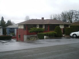 15244 30th Ave S in Seatac, WA - Building Photo