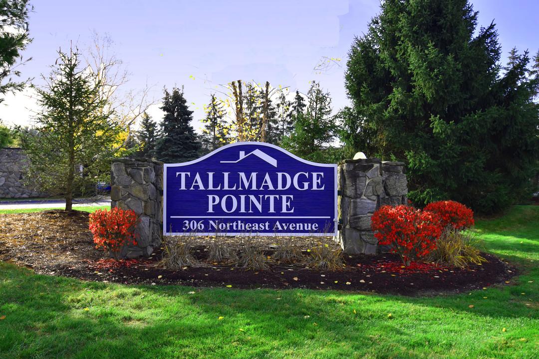 Tallmadge Pointe in Tallmadge, OH - Foto de edificio