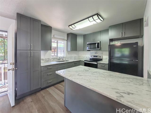 99-051 Kinoole Pl in Aiea, HI - Building Photo