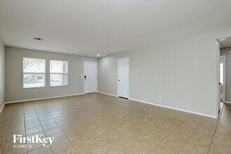 5747 W King Snake Dr in Tucson, AZ - Building Photo - Building Photo