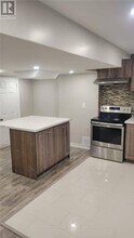 10 Templeton Ct in Brampton, ON - Building Photo - Building Photo