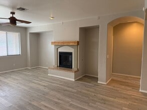 10592 E Rose Hill St in Tucson, AZ - Foto de edificio - Building Photo