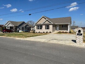 107 Thacker Dr in Portland, TN - Building Photo