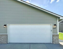 5185 N Cypress St in Bel Aire, KS - Building Photo