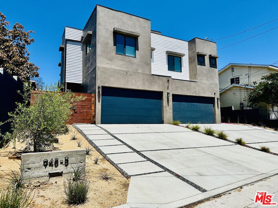 948 E 67th St in Inglewood, CA - Building Photo