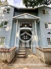 13020 SE Foster Rd in Portland, OR - Building Photo - Building Photo