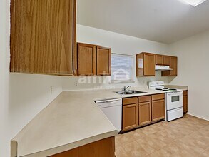 2915 Encino Riv in San Antonio, TX - Foto de edificio - Building Photo