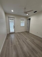 705 SW 147th Ave in Pembroke Pines, FL - Building Photo - Building Photo