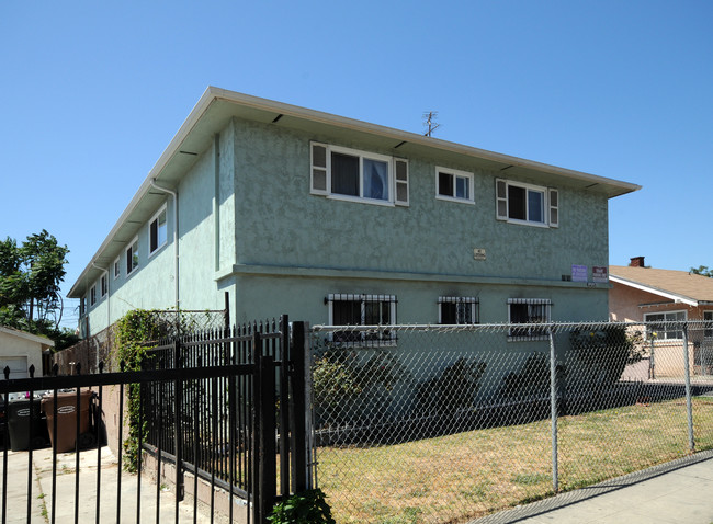 1204 W 92nd St in Los Angeles, CA - Building Photo - Building Photo